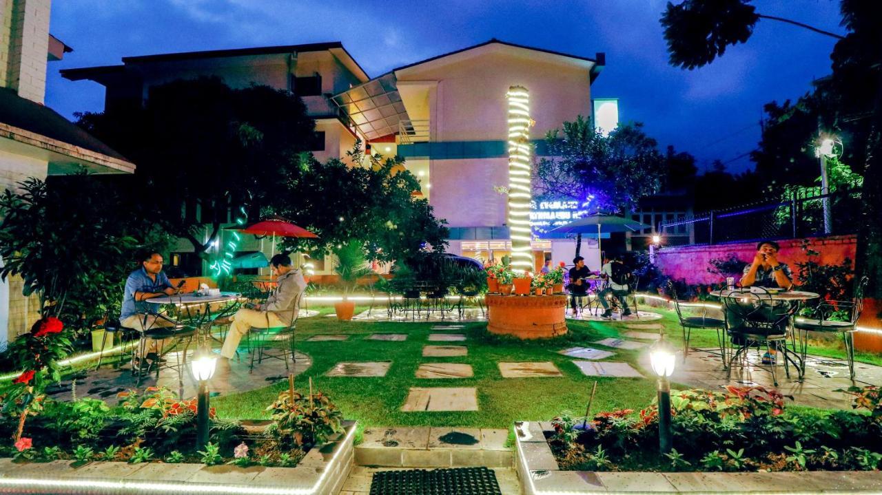 Hotel Blue Horizon Katmandou Extérieur photo