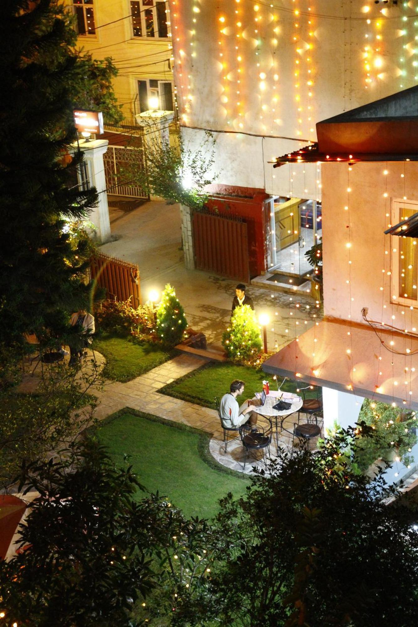 Hotel Blue Horizon Katmandou Extérieur photo