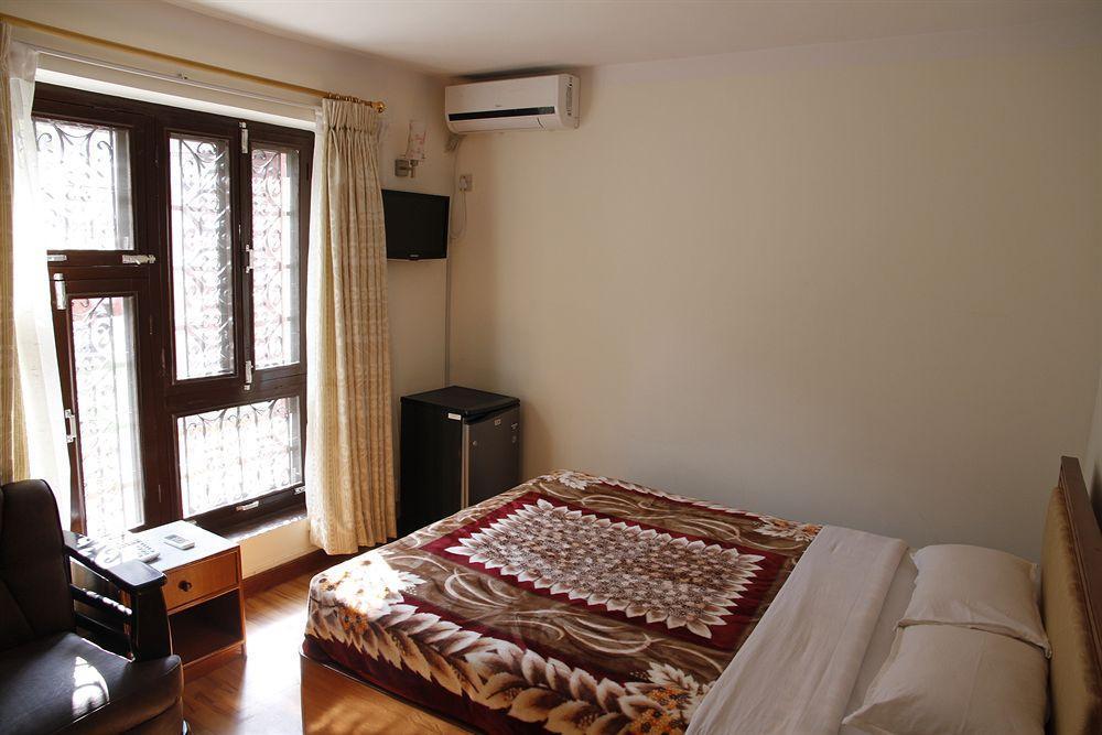 Hotel Blue Horizon Katmandou Extérieur photo