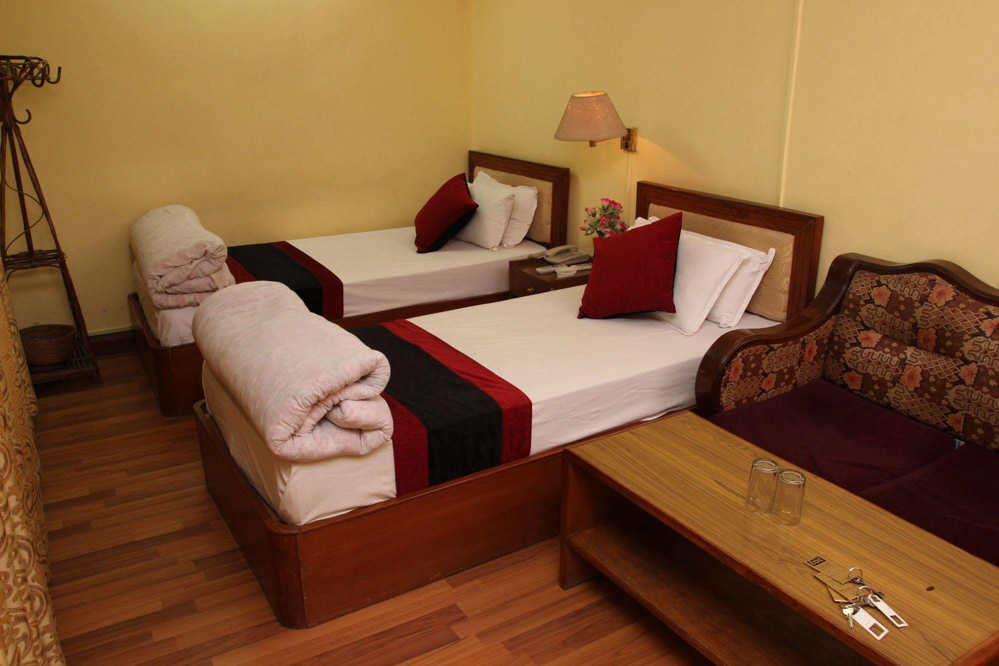 Hotel Blue Horizon Katmandou Extérieur photo